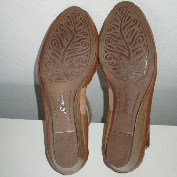 Earth Sugarberry Womens Tan Laser Cut Leather Mary Jane Wedge NWOB - Size 7.5B - Picture 9 of 9
